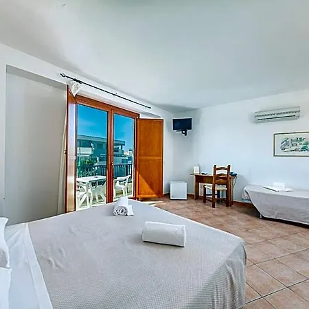 Piras Hotel 3*