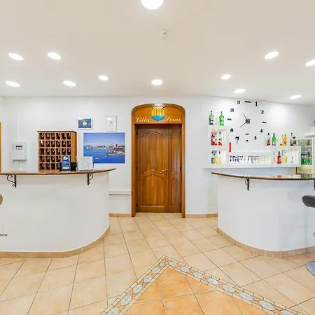 Ξενοδοχείο Piras 3*