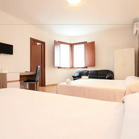 Piras Ξενοδοχείο 3*