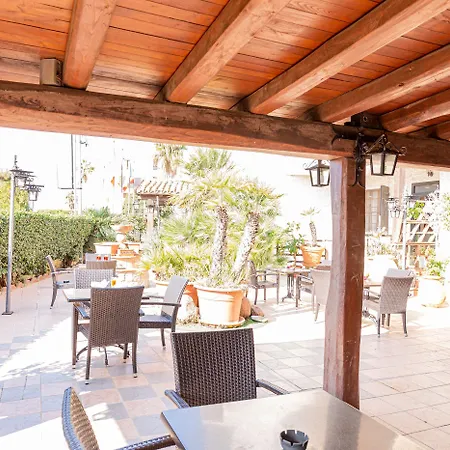 Piras Ξενοδοχείο 3*