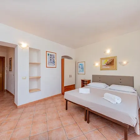 Piras Hotel 3*
